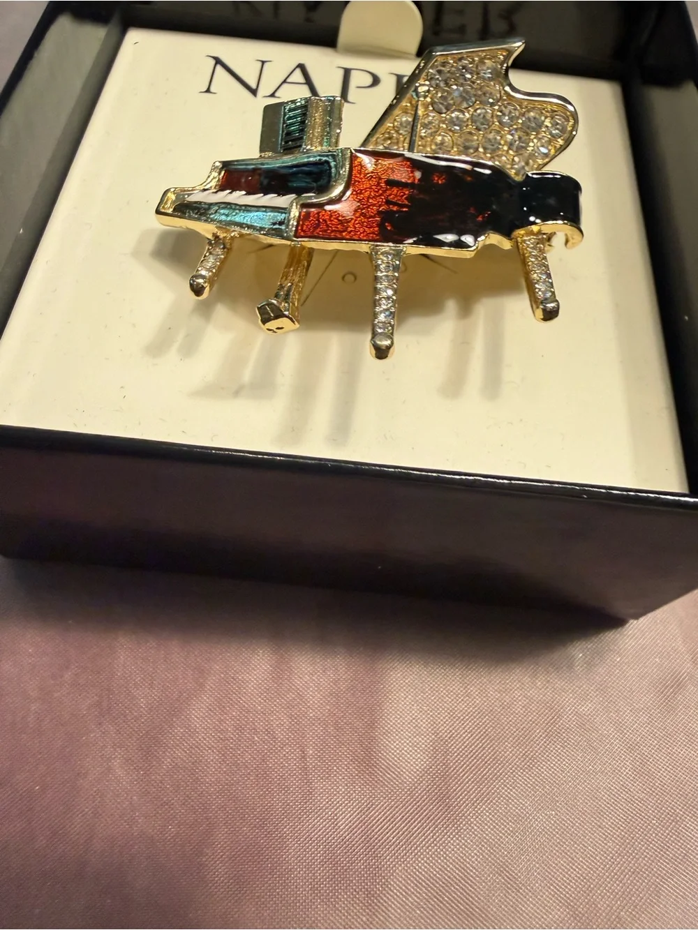 NWT Napier SIGNED Grand Piano Enamel & Clear Rhinestone Brooch Pin in Box - Picture 5 of 9